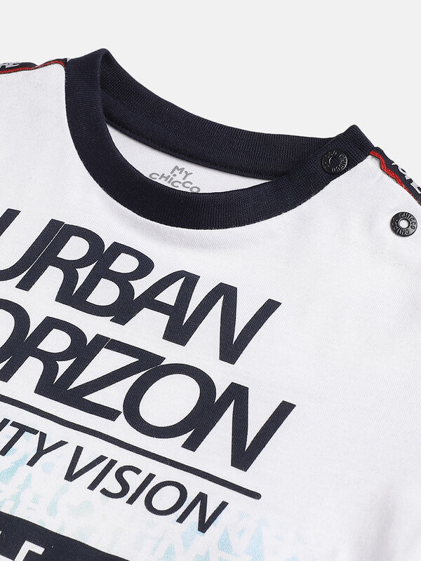 Boys White Knitted T-shirt with Short Pants image number null